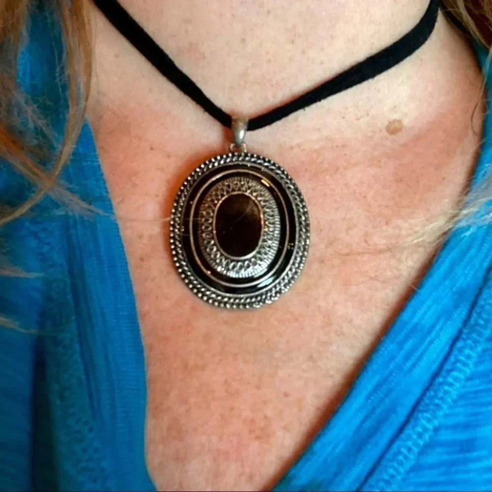 Boho black & silver 2” pendant on double strand black choker 16”-18”‎ necklace